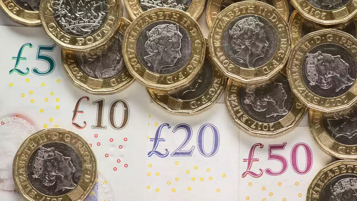 Vor allem aus Großbritannien floss viel Geld. (Symbolbild) - Bild: Dominic Lipinski/PA Wire/dpa