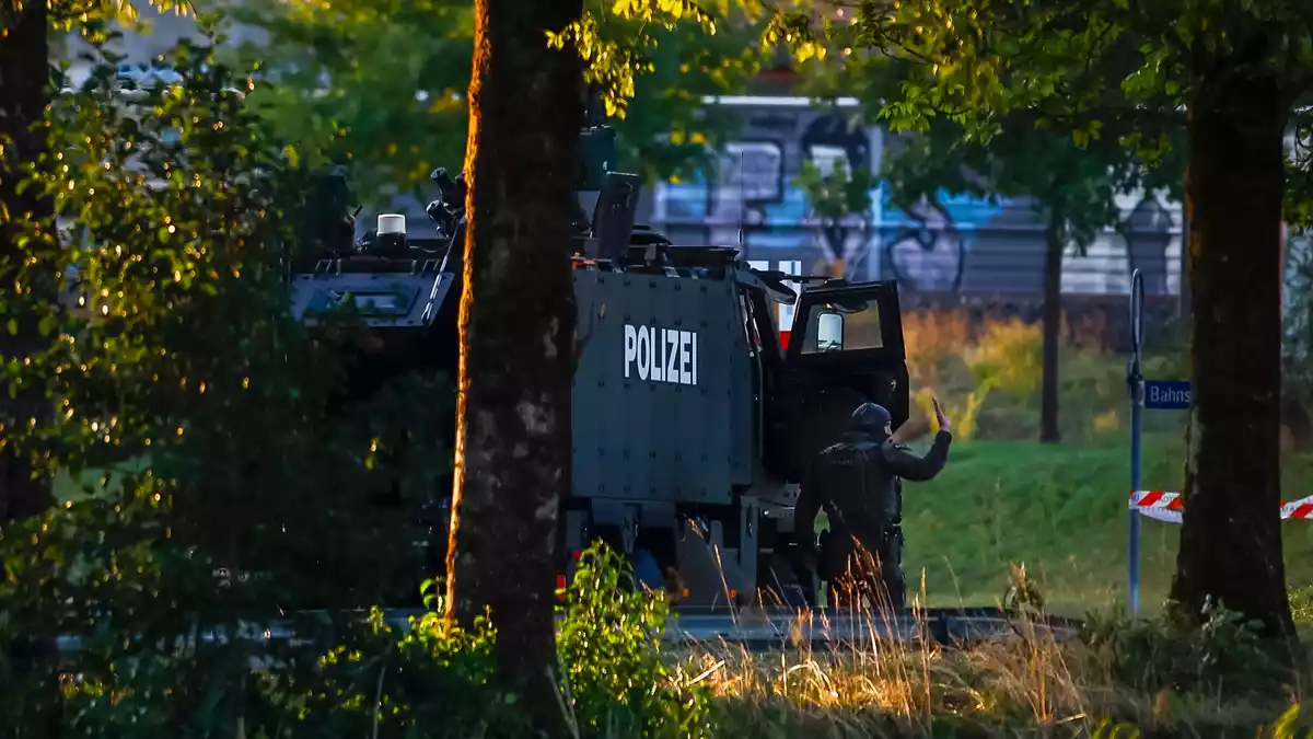 Die Polizei ruft Besucher auf, ihre Videos für Ermittlungen zur Verfügung zu stellen.  - Bild: Michael Buholzer/KEYSTONE/dpa