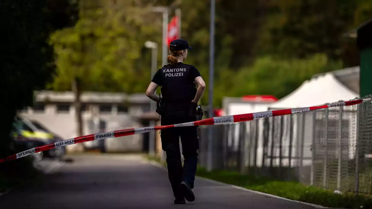 Ein 43-Jähriger Schweizer ist festgenommen worden. - Bild: Michael Buholzer/KEYSTONE/dpa