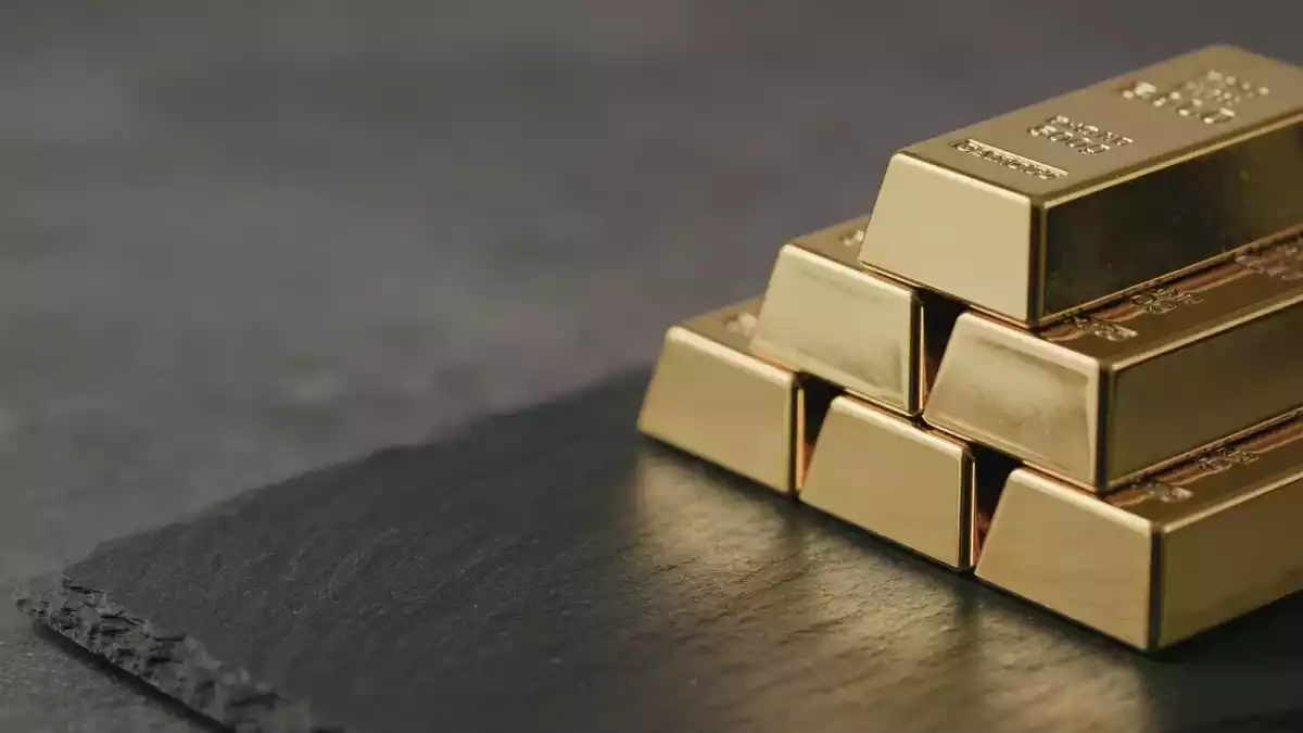 Gold Stuck Between China Buying and Fed Rate Hike Bets