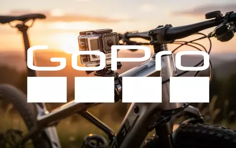 Eine hochwertige Action-Kamera an einem Mountainbike bei Sonnenuntergang für eine dynamische Abenteuer-Atmosphäre. - Foto: über boerse-global.de