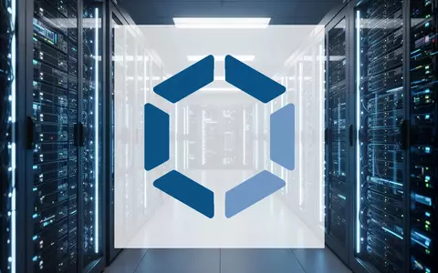 Moderne Serverinfrastruktur in einem Rechenzentrum mit blauen Lichteffekten als Symbol für digitale Technologie. - Foto: über boerse-global.de