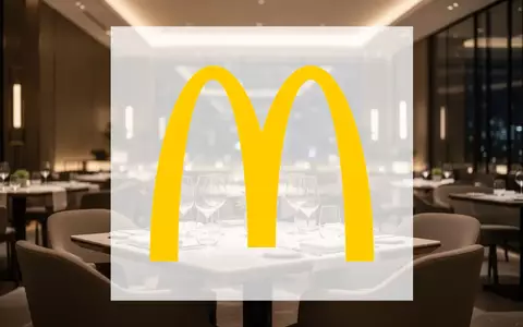 Abstrakte Darstellung einer modernen Gastronomie-Umgebung in warmer, professioneller Lichtstimmung. - Foto: über boerse-global.de