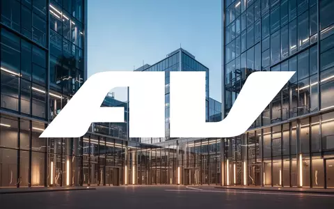Moderne Industriearchitektur bei Dämmerung als Symbol für Investitionen und technologischen Fortschritt. - Foto: über boerse-global.de