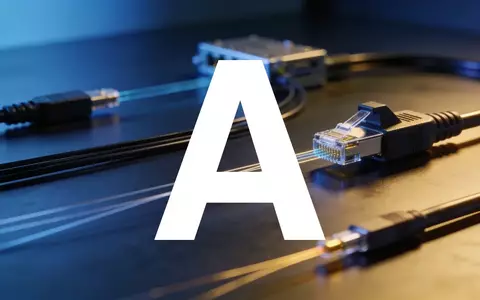 Abstraktes Bild von Glasfaserkabeln und elektronischen Komponenten in einem modernen, professionellen Umfeld. - Foto: über boerse-global.de