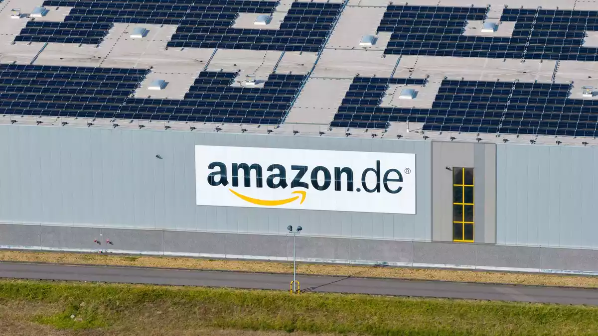 FTC und Bundesstaaten verklagen Amazon. (Archivbild) - Bild: Christoph Reichwein/dpa