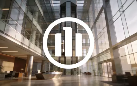 Modernes Bürogebäude mit reflektierenden Glasfassaden als Symbol für Stabilität in der Finanzbranche. - Foto: über boerse-global.de