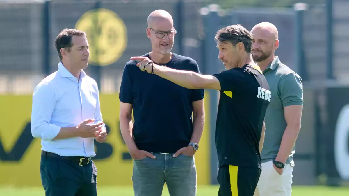 Die BVB-Bosse wollen das Team von Trainer Niko Kovac (2.v.r.) noch mal verstärken. (Archivbild) - Bild: Bernd Thissen/dpa