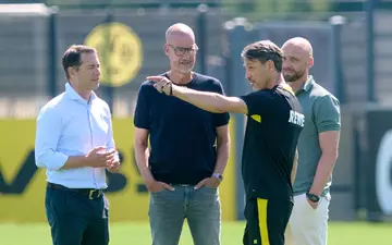 Die BVB-Bosse wollen das Team von Trainer Niko Kovac (2.v.r.) noch mal verstärken. (Archivbild) - Foto: Bernd Thissen/dpa