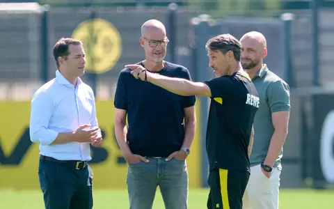Die BVB-Bosse wollen das Team von Trainer Niko Kovac (2.v.r.) noch mal verstärken. (Archivbild) - Foto: Bernd Thissen/dpa