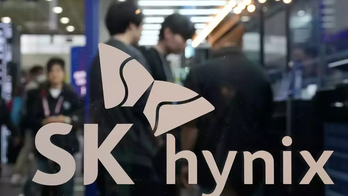 Der südkoreanische Speicherchip-Produzent SK Hynix steht wie nur wenige Unternehmen weltweit für den boomenden KI-Sektor. (Archivbild) - Bild: Ahn Young-joon/AP/dpa