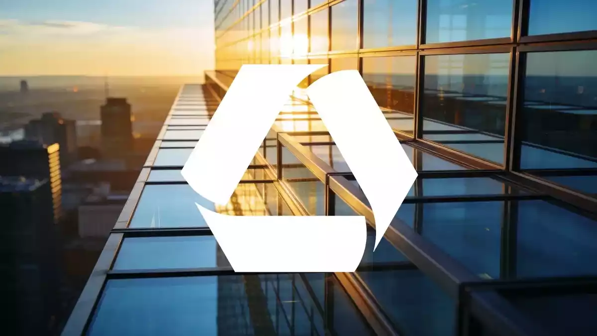 Commerzbank Faces UniCredit Pressure, Posts Strong Q2, Shifts US Portfolio
