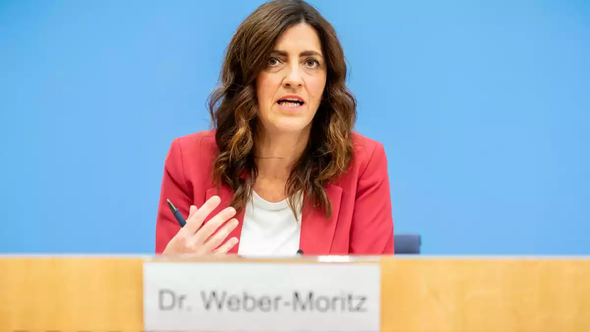 Die Präsidentin des Deutschen Mieterbundes (DMB), Melanie Weber-Moritz wünscht sich mehr Regulierung im Mietrecht.  - Bild: Michael Kappeler/dpa