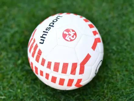 Der Sportartikelhersteller Uhlsport gehört bald einem schwedischen Konzern. (Archivbild) - Foto: picture alliance / dpa