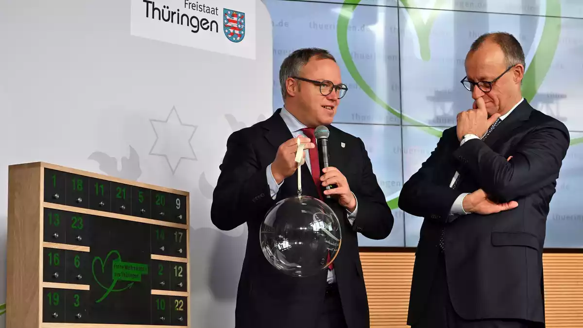 In Thüringen regiert die CDU schon mit Hilfe der Linken. (Archivbild)  - Bild: Martin Schutt/dpa