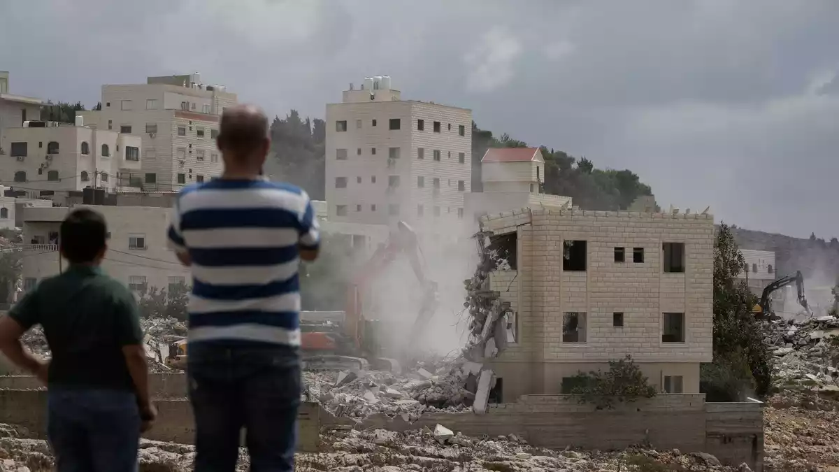 Immer mehr Menschen verlieren im besetzten Westjordanland alles.  - Bild: Majdi Mohammad/AP/dpa