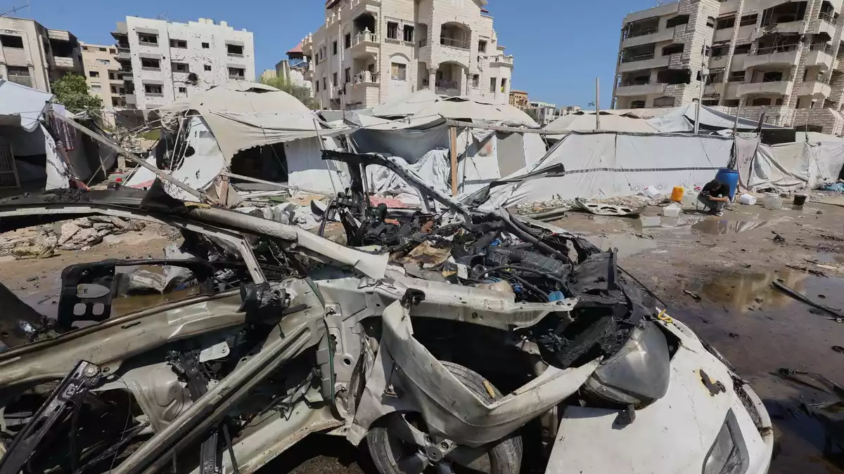 Immer neue israelische Militärschläge machen das Leben im Gazastreifen zur Herausforderung.  - Bild: Yousef Al Zanoun/AP/dpa