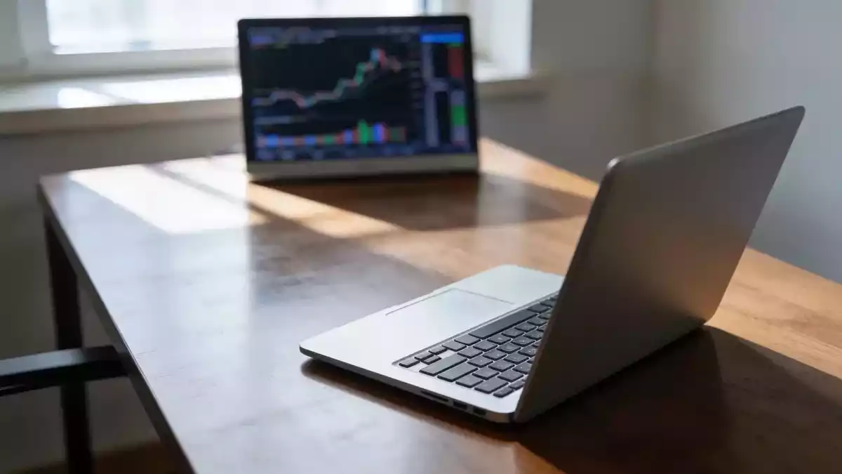 XRP ETF Inflows Surge $1.6B, But Price Stagnates Ahead of Senate Vote