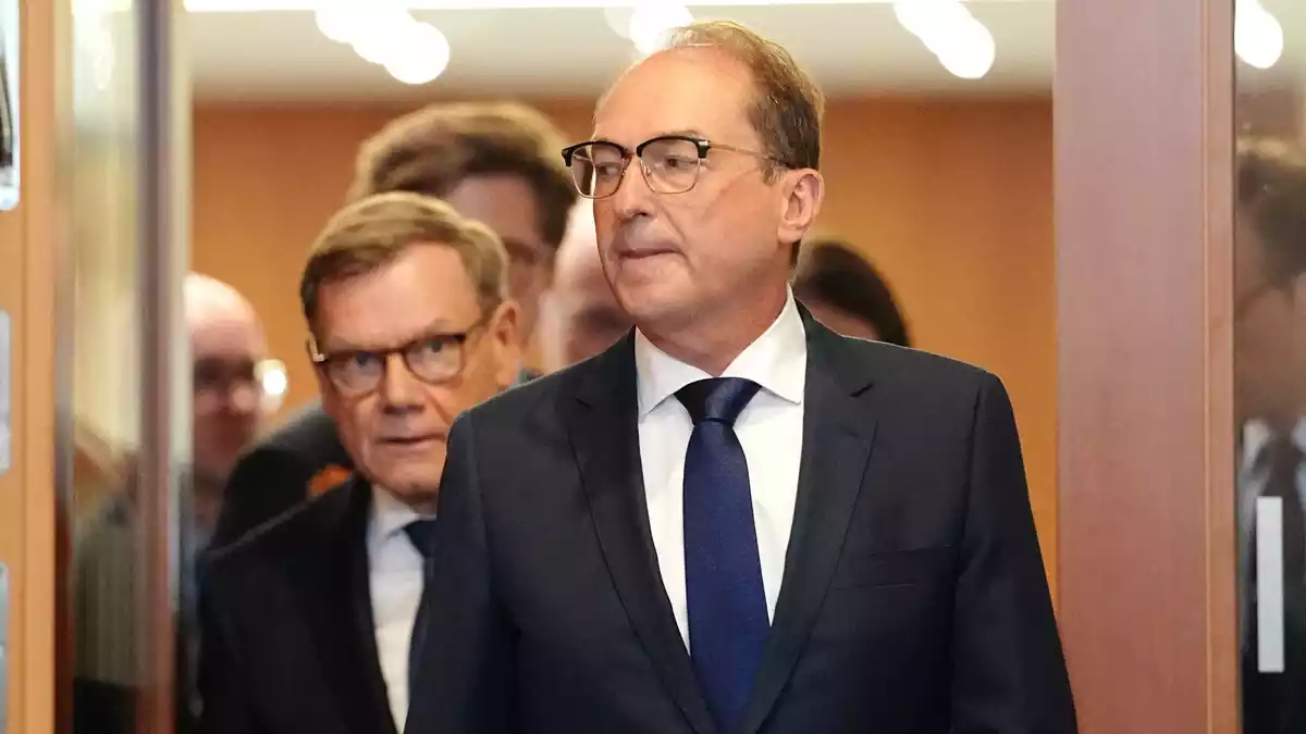 Dobrindt und Wadephul äußern sich zu Urheberschaft der Drohne in Leipzig. - Bild: Kay Nietfeld/dpa