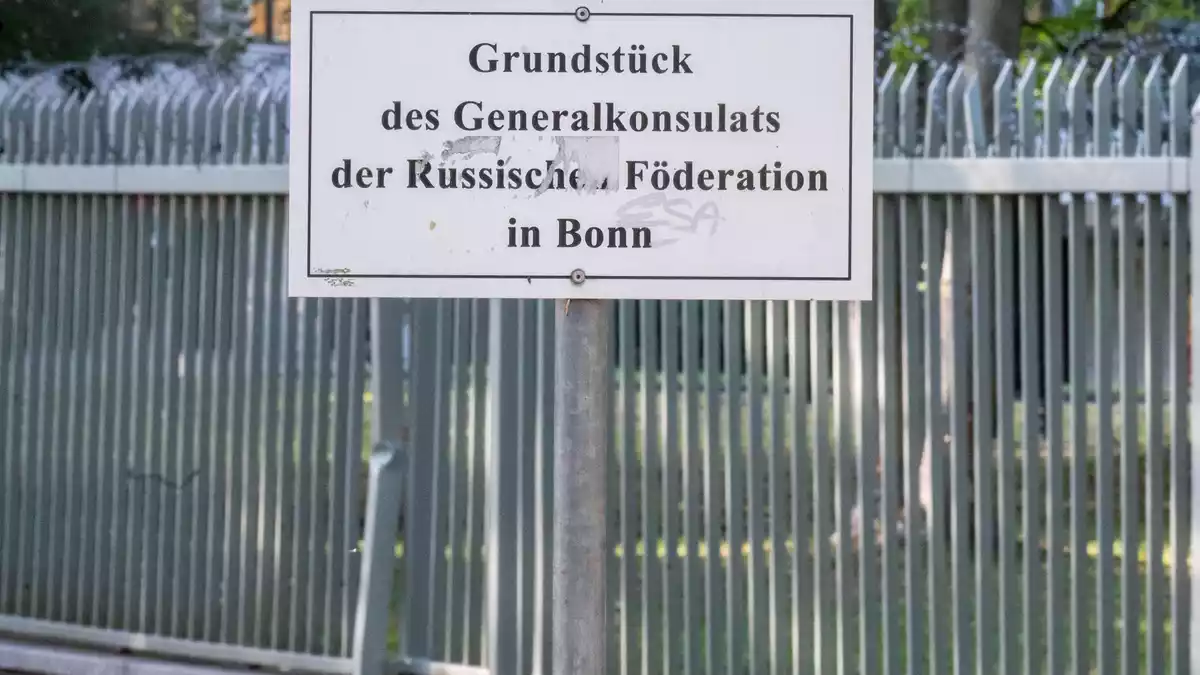 Das russische Generalkonsulat in Bonn wird zum 18. September geschlossen. - Bild: Benjamin Westhoff/dpa