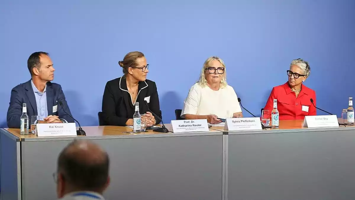 Günther lobt Verein Wirtschaft für ein weltoffenes Deutschland