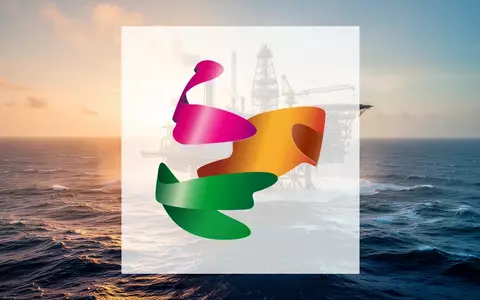 Moderne Offshore-Ölplattform bei Sonnenaufgang im Meer - Foto: über boerse-global.de