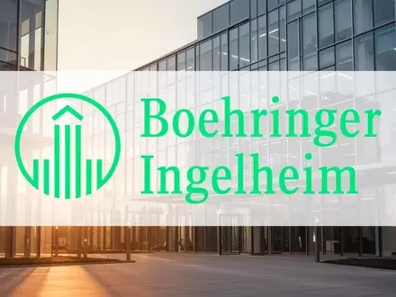 Moderne Glasarchitektur eines Firmengebäudes bei Sonnenuntergang als Symbol für den Pharmasektor. - Foto: über boerse-global.de