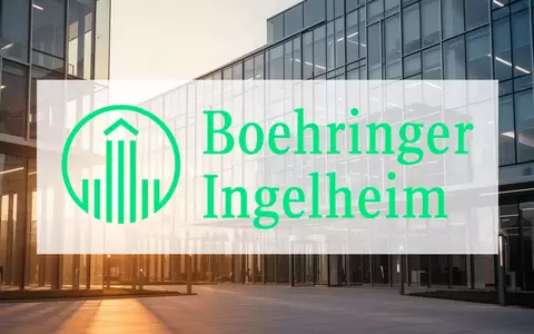 Moderne Glasarchitektur eines Firmengebäudes bei Sonnenuntergang als Symbol für den Pharmasektor. - Foto: über boerse-global.de