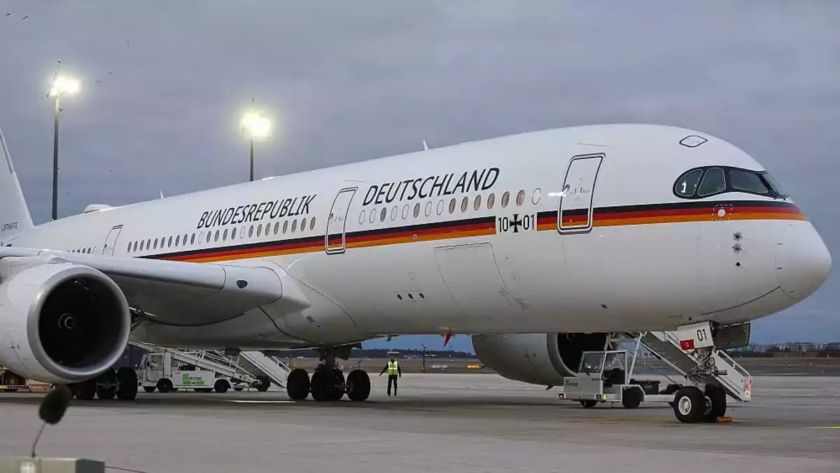 Panne am Regierungsflieger - Klingbeil verpasst Kabinettssitzung