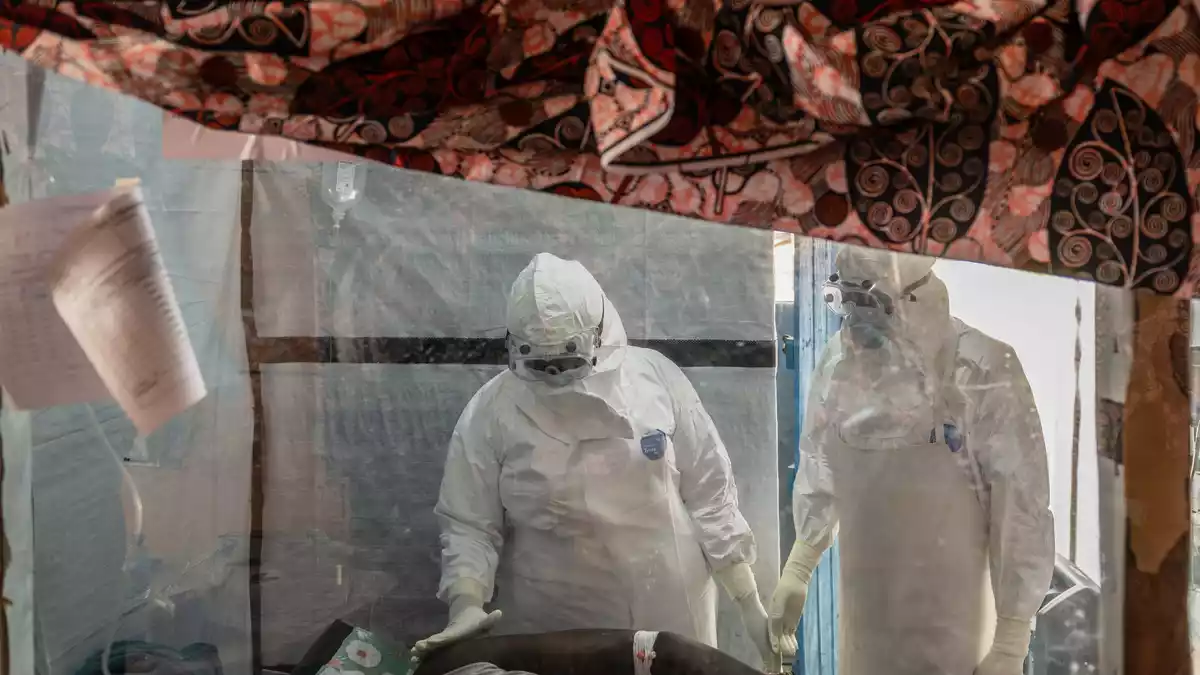 In der Demokratischen Republik Kongo in Zentralafrika gibt es einen großen Ebola-Ausbruch. (Archivbild) - Bild: Moses Sawasawa/AP/dpa