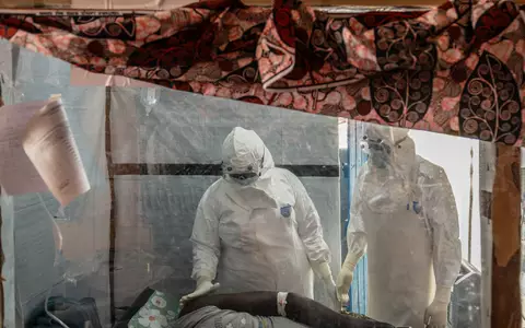 In der Demokratischen Republik Kongo in Zentralafrika gibt es einen großen Ebola-Ausbruch. (Archivbild) - Foto: Moses Sawasawa/AP/dpa