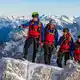 Schneesturm, Gletscherspalten, Felswände: Die ARD-Bergwacht-Doku zeigt packende Einsätze. - Bild: BR/Timeline Production/Bayerischer Rundfunk/dpa