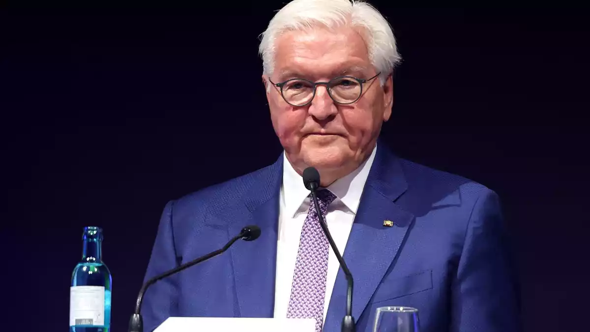 Aus Deutschland kommt Bundespräsident Frank-Walter Steinmeier zum Begräbnis nach Oslo.  - Bild: Christoph Reichwein/dpa