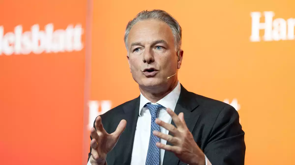 ING-Konzernchef Steven van Rijswijk will am kostenlosen Girokonto bei der 100-Prozent-Tochter ING Deutschland festhalten. - Bild: Florian Wiegand/dpa