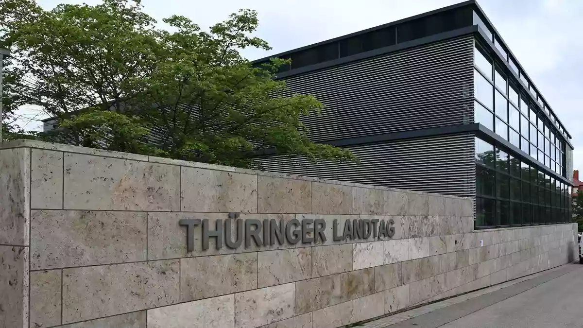 Die BSW-Fraktion im Thüringer Landtag verliert drei Abgeordnete. (Archivbild) - Bild: Martin Schutt/dpa