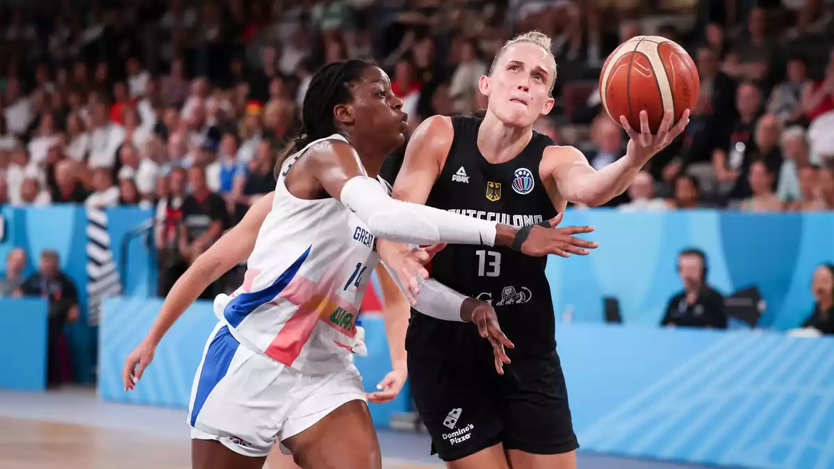 Auf Leonie Fiebich wird es bei der Basketball-WM ganz besonders ankommen. (Archivbild) - Bild: Christian Charisius/dpa