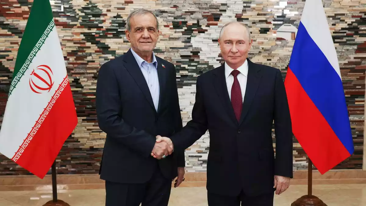 Russland unterstützt den Iran einem Bericht zufolge mit einem geheimen Militärprojekt. (Archivbild) - Bild: Vyacheslav Prokofyev/Pool Sputnik Kremlin/AP/dpa