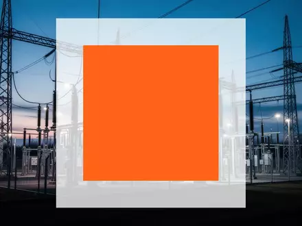 Moderne Hochspannungsanlage bei Dämmerung als Symbol für den Energiesektor. - Foto: über boerse-global.de