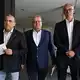 Die drei Abgeordneten Stefan Wogawa, Dirk Hoffmeister und Roberto Kobelt haben nach eigenen Angaben eine neue Partei gegründet. - Bild: Martin Schutt/dpa