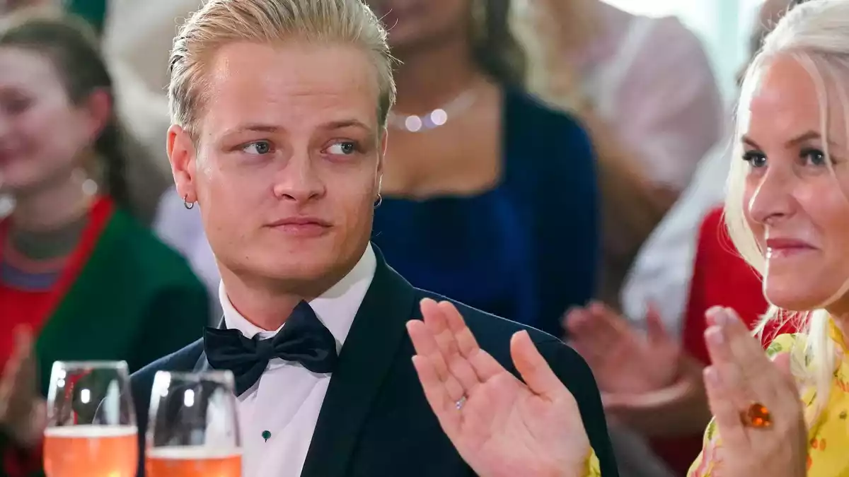 Eine Freilassung von Marius Borg Høiby, dem Sohn der norwegischen Königin Mette-Marit, ist erst einmal vom Tisch. (Archivbild) - Bild: Lise Aserud/NTB/dpa