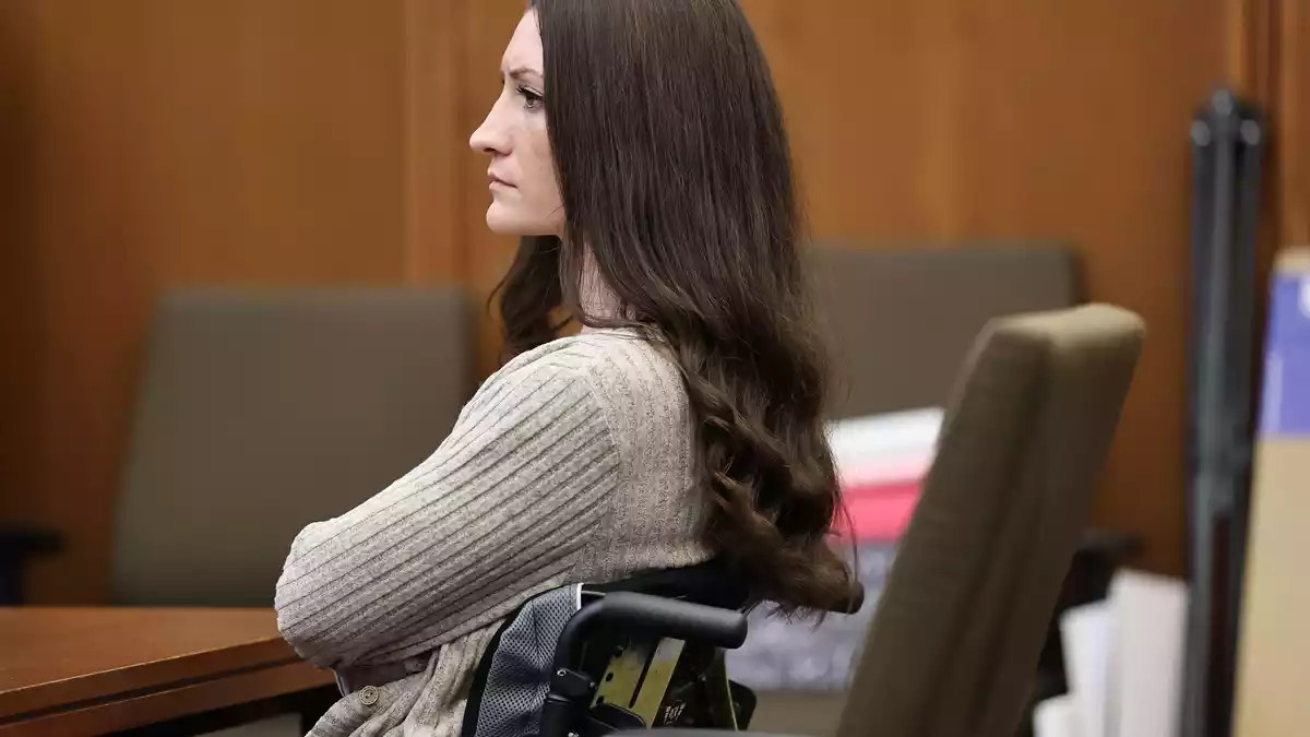 Lindsay C. steht wegen der Tötung ihrer drei kleinen Kinder vor Gericht. - Bild: Greg Derr/Pool The Patriot Ledger/AP/dpa