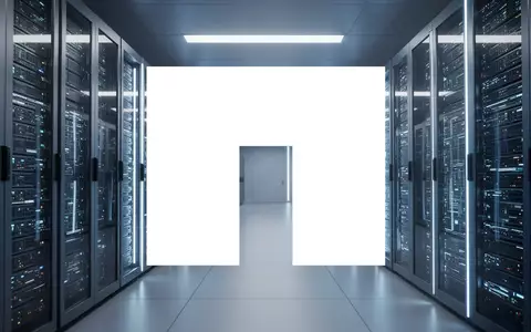 Moderne, technologische Rechenzentrum-Infrastruktur mit blauer Beleuchtung als Symbol für digitales Wachstum. - Foto: über boerse-global.de