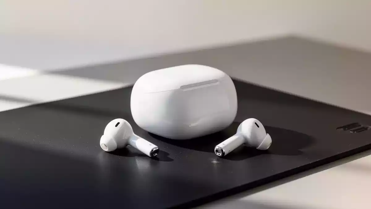 Apple plant AirPods mit Kameras und neuer Raumklang-Technik