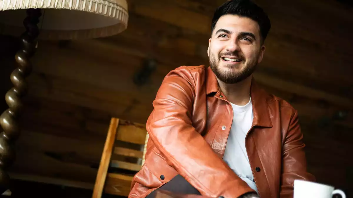 Tahsim Durgun ist in Oldenburg aufgewachsen.  - Bild: Sina Schuldt/dpa