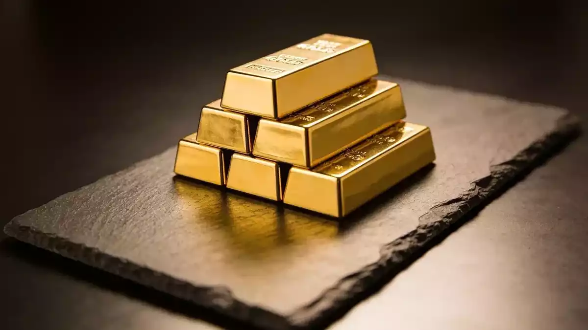 Gold Rebounds on Weak ADP Data but Fed Rate Hike Bets Weigh
