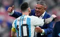 Verbandsboss Claudio Tapia kündigt eine Ehrung für Lionel Messi an. (Archivbild) - Foto: Natacha Pisarenko/AP/dpa