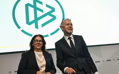 DFB-Boss Bernd Neuendorf und Vize Heike Ullrich: Die Frauen-Bundesliga geht eigene Wege. (Archivbild) - Foto: Arne Dedert/dpa