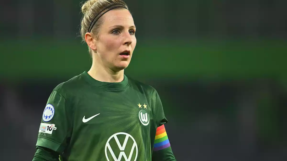 Bitteres Aus für Wolfsburg: Kapitänin Svenja Huth. (Archivbild) - Bild: Swen Pförtner/dpa