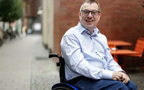 Jürgen Linnemann klagt vor dem Arbeitsgericht in Münster auf Zahlung des Mindestlohns für seine Arbeit in einer Werkstatt für Behinderte.  - Foto: David Ebener/dpa