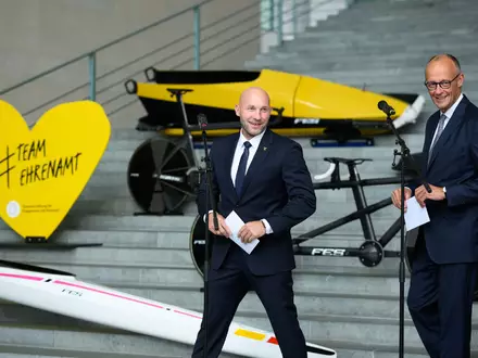 Ronald Rauhe ist neuer Staatsminister für Sport und Ehrenamt. - Foto: Bernd von Jutrczenka/dpa